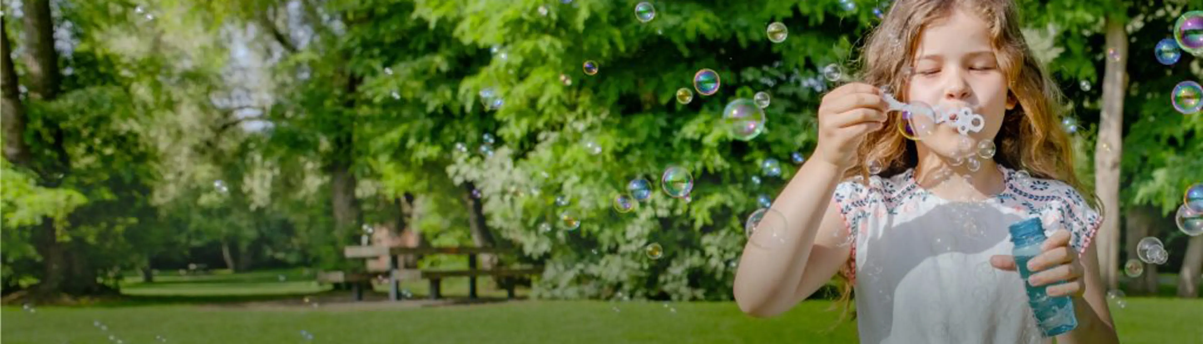 Jente med såpebobler