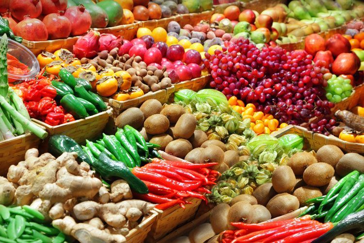 farmers market fruits vegetables