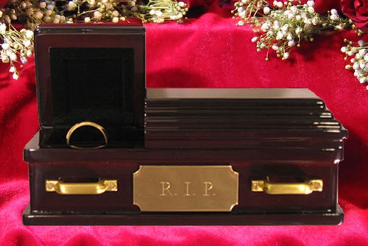 wedding ring coffin