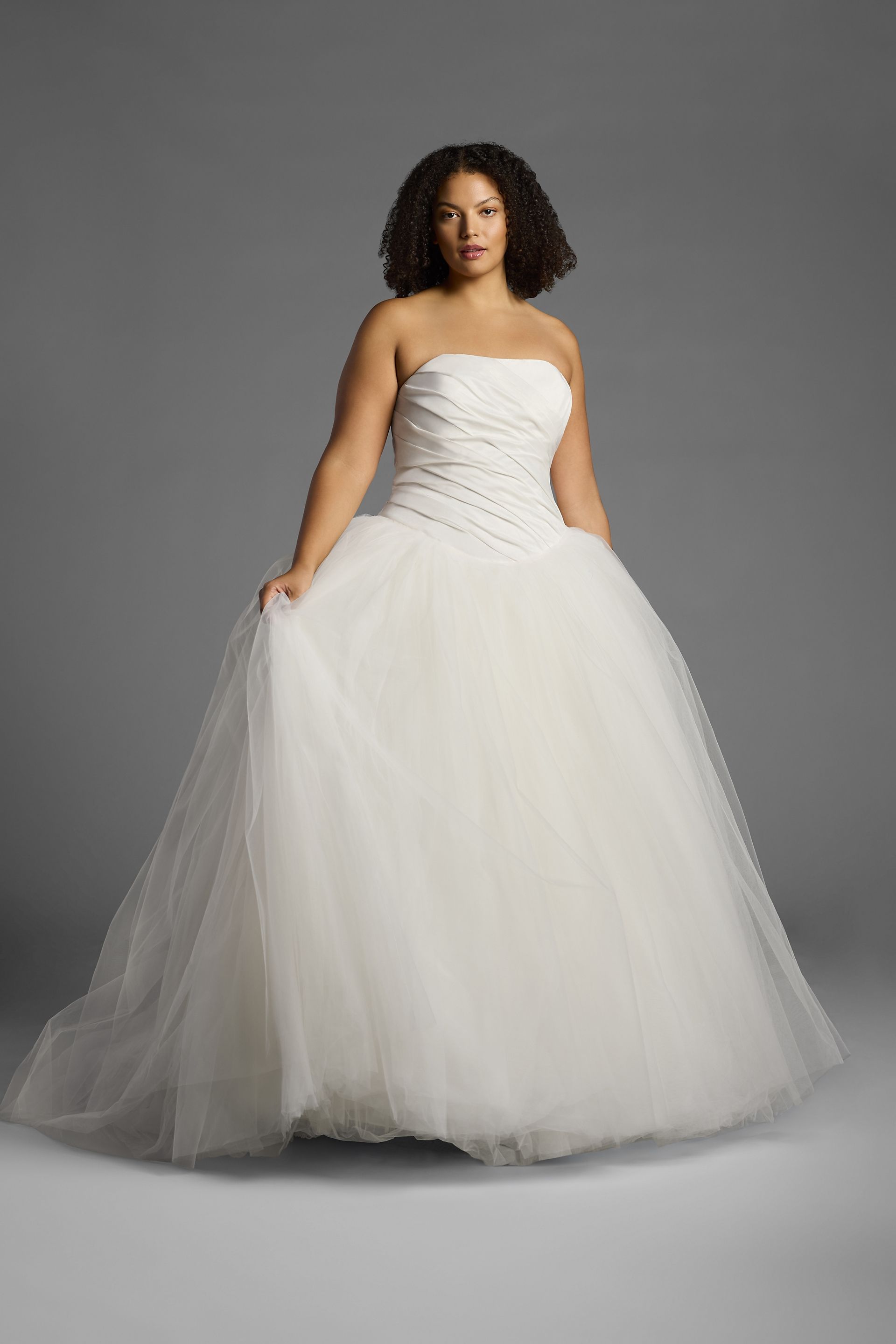 White by Vera Wang Draped Taffeta Wedding Dress | David's Bridal White by Vera Wang Draped Taffeta Wedding Dress | David's Bridal