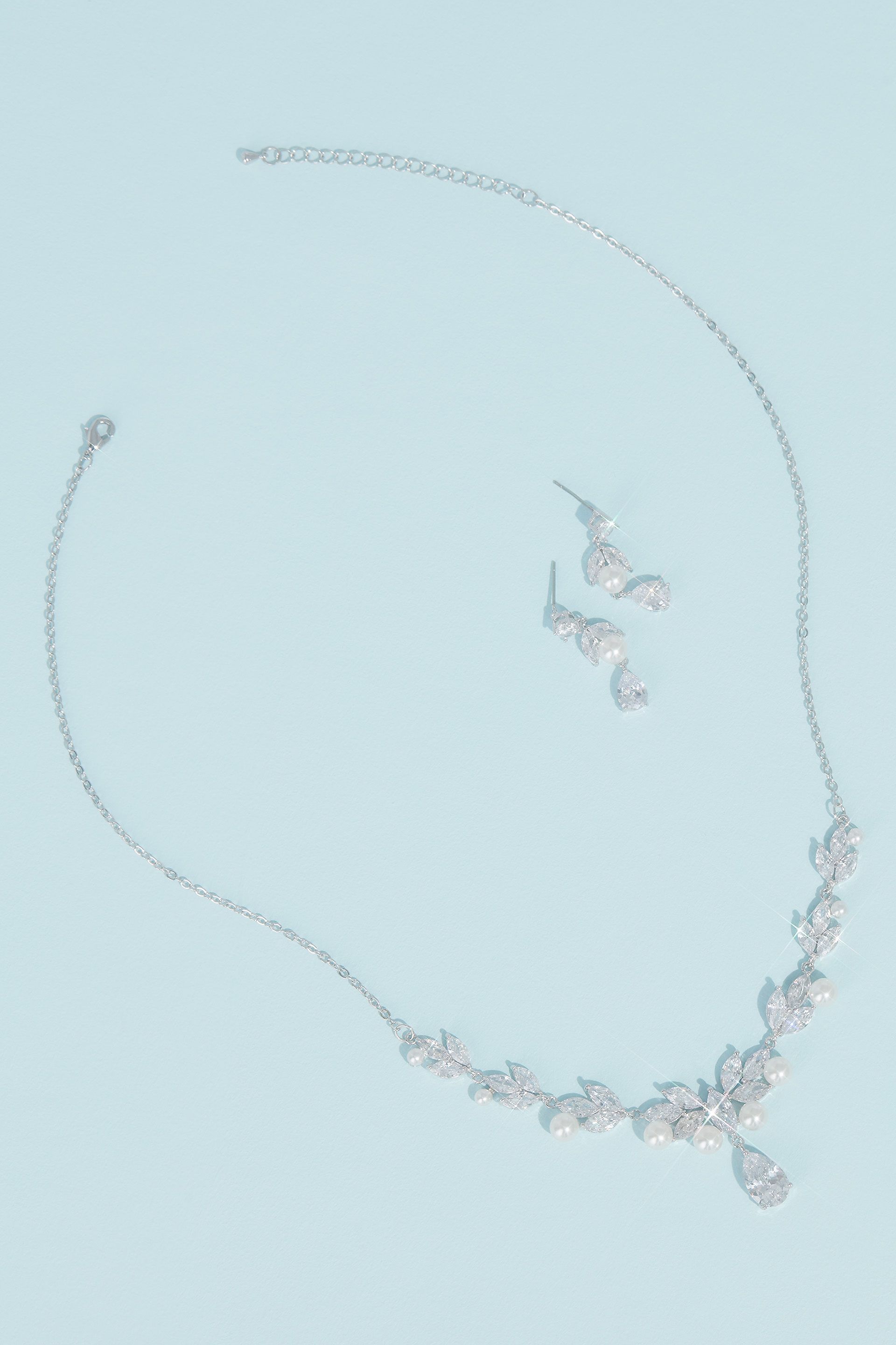 Picture of Pearl Cubic Zirconia Leaf Necklace and Earring Set