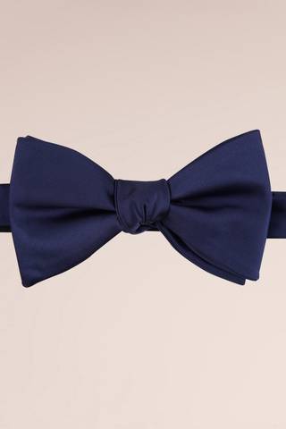 Picture of Large Pre-Tied Bow Tie