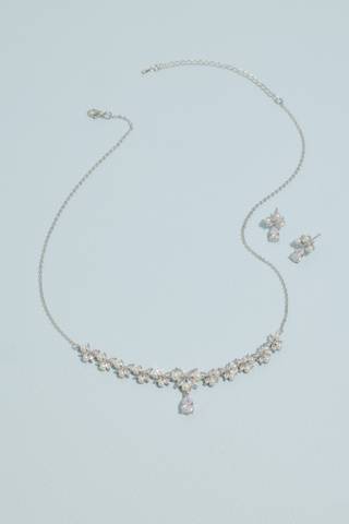 Picture of Pear-Cut Pendant Crystal Leaf and Pearl Set