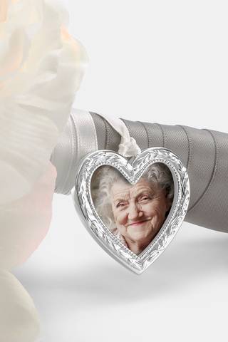 Picture of Kittenish Engraved Heart Bouquet Photo Charm