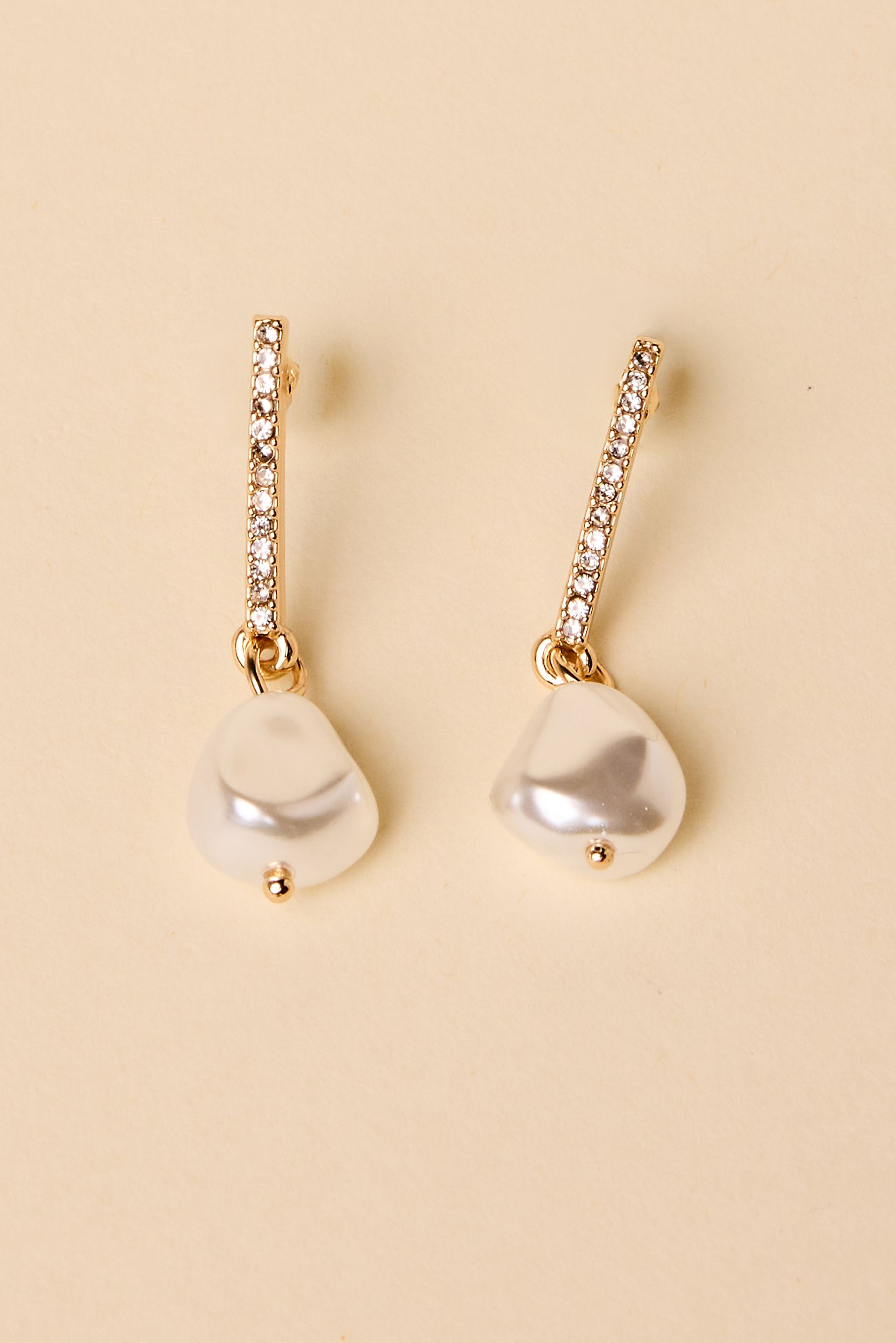 Picture of Rhinestone Bar and Pearl Earrings