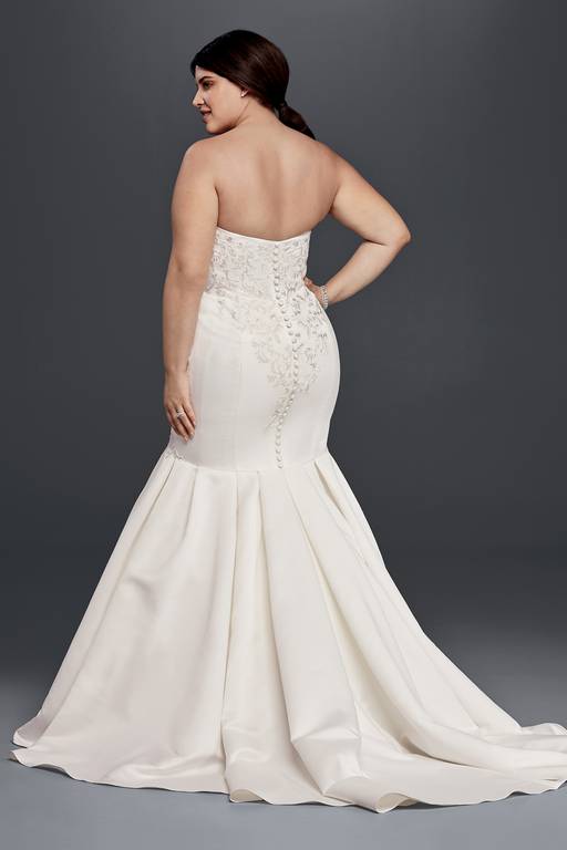 plus size bride in mermaid dress plus size mermaid wedding dress Archives