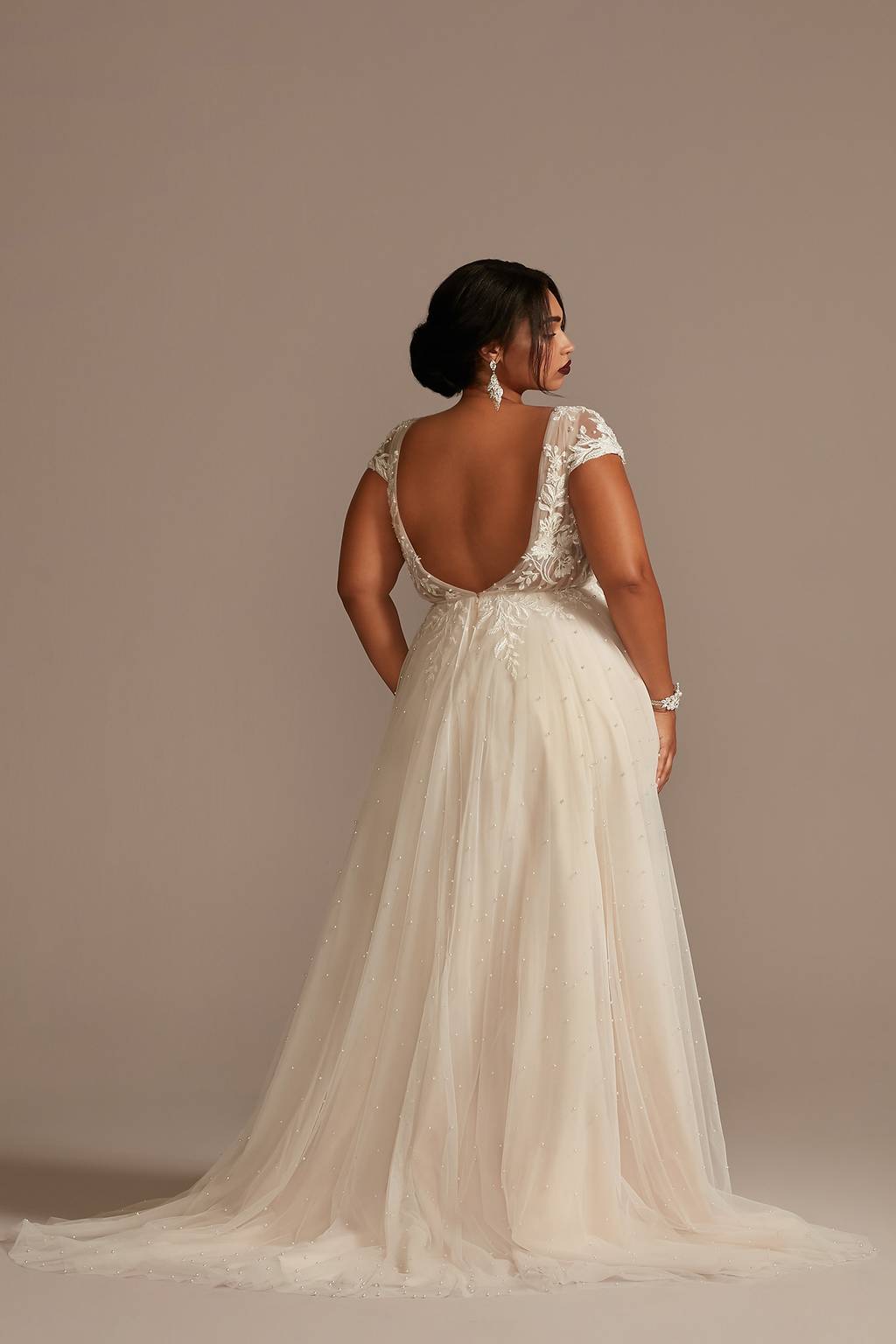oleg cassini lace applique cap sleeve satin wedding dress Lace Applique Cap Sleeve Satin Wedding Dress