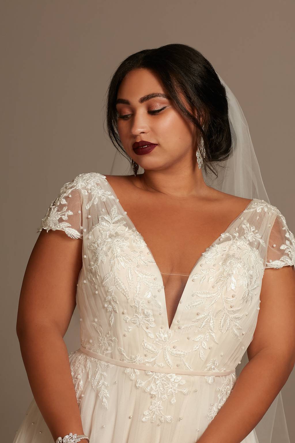 oleg cassini lace applique cap sleeve satin wedding dress Oleg Cassini Vintage Cap Sleeve Wedding Gown Modest Lace Applique Detail Plus Size Bridal Gowns Sweep Train Wedding Dresses
