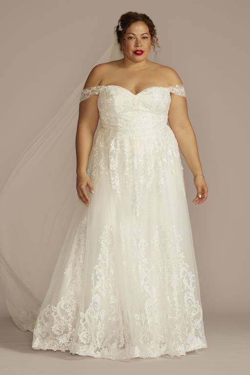 davids bridal wedding dress with red Davids Bridal Womens Size 4P White Wedding Dress Red Trim Lace Up Strapless