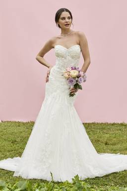 floral beaded lace and tulle mermaid wedding dress Sweetheart Long-Sleeves Beaded Floral Embossed Applique Tulle Mermaid Wedding Dress with Train White / US16
