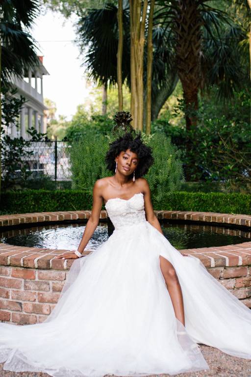 metallic wedding dress Metallic-Beaded Lace Trumpet The sleeveless illusion V Metallic Silk Organza Wedding Dress