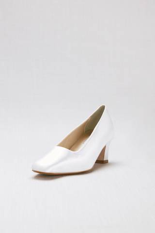 Picture of Dyeable Simple Satin Low-Heel Pumps