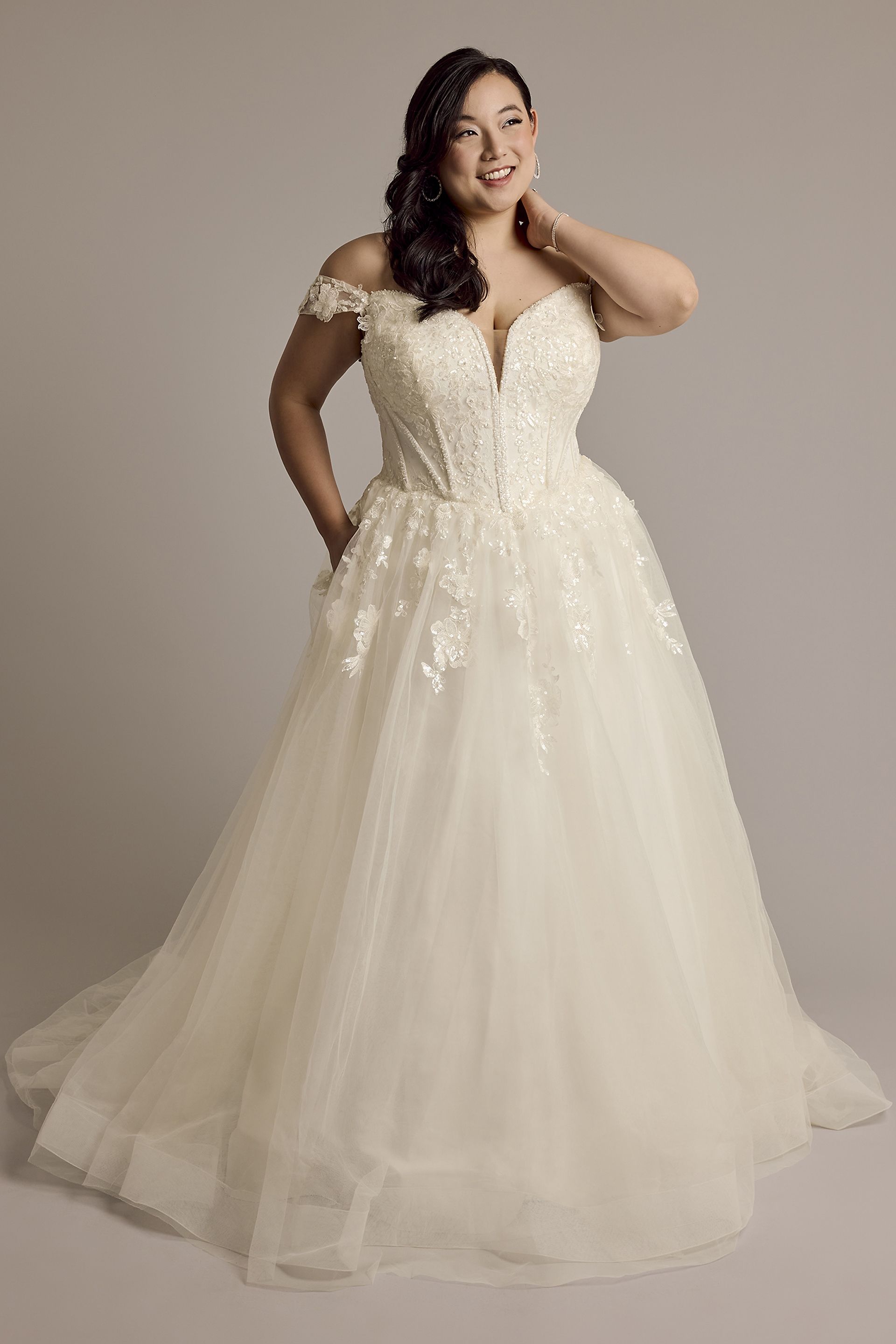 Oleg Cassini Lace And Tulle Ball Gown Wedding Dress in Ivory Size: 18W David's Bridal