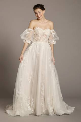Picture of Tulle and Lace Applique Ball Gown with Puff Sleeve