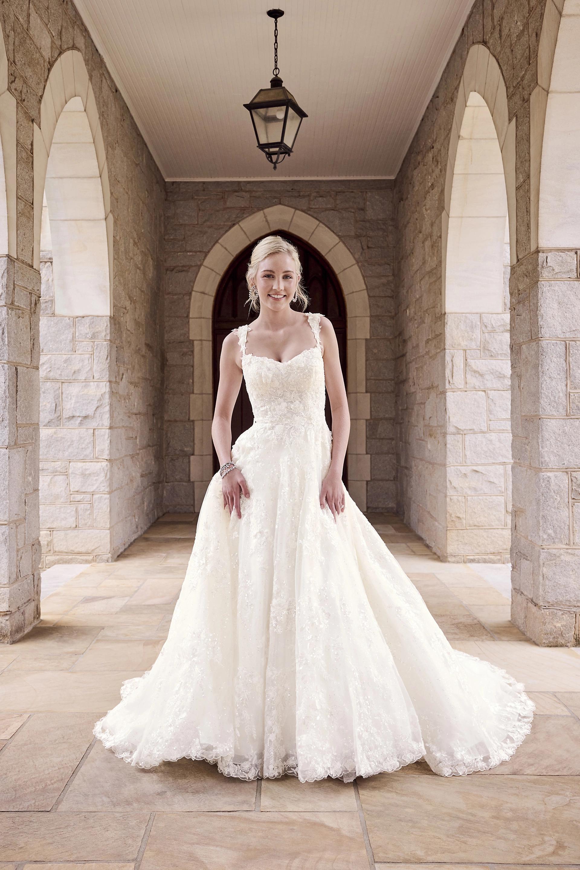 Oleg Cassini Lace Applique Tank Ball Gown Wedding Dress in Ivory Size 4 Davids Bridal