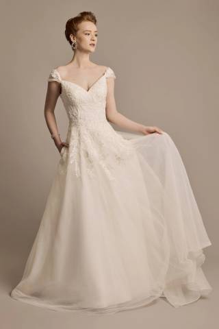 View Oleg Cassini Tulle A-line Wedding Dress with Floral Appliques in all available color and sizes Picture of Tulle A-line Wedding Dress with Floral Appliques