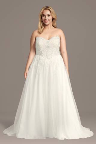 Picture of Strapless Tulle Ball Gown Wedding Dress