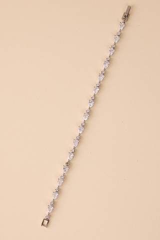 Picture of Pearl and Crystal Clasp Bracelet