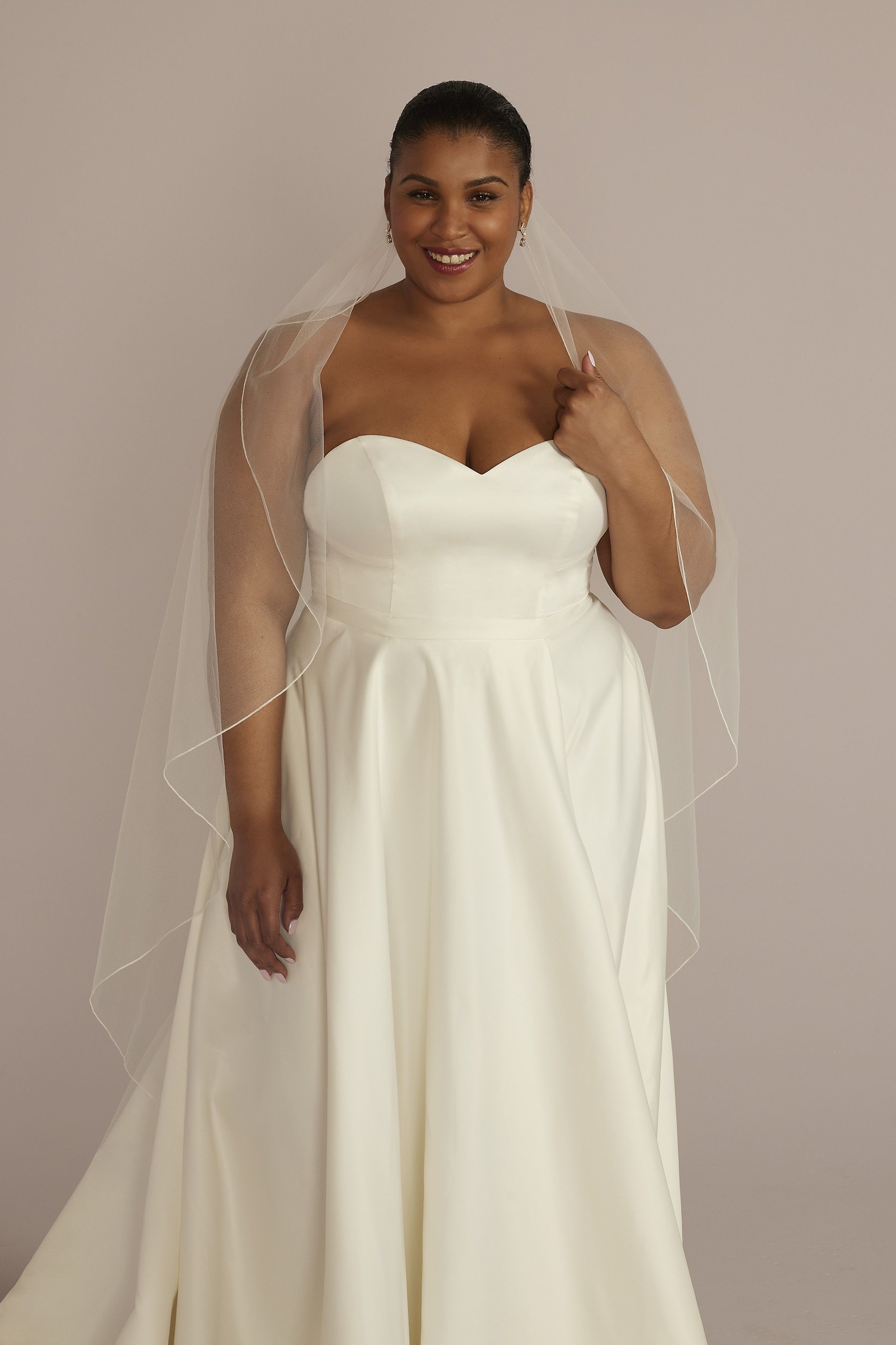Cascading Tulle Mid-Length Veil with Pencil Edge | David's Bridal