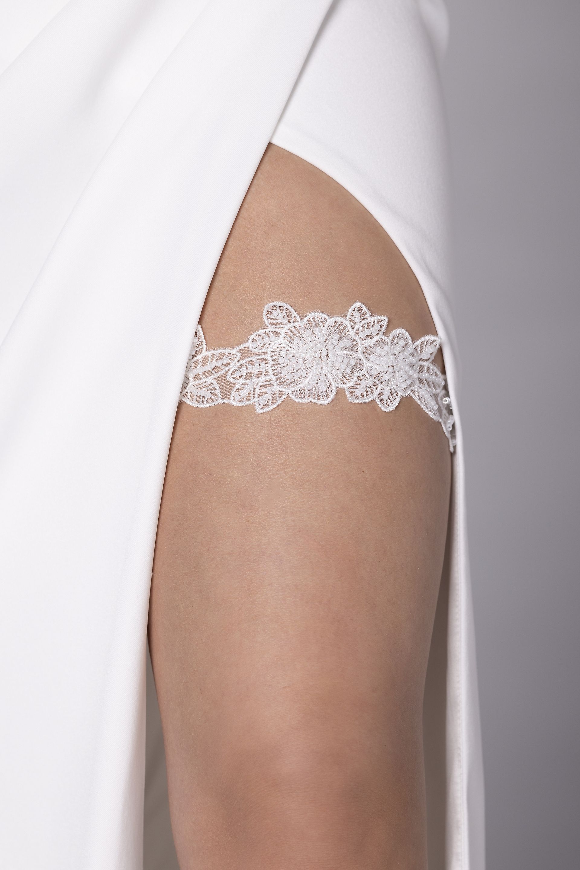 Picture of Floral Beaded Applique Garter