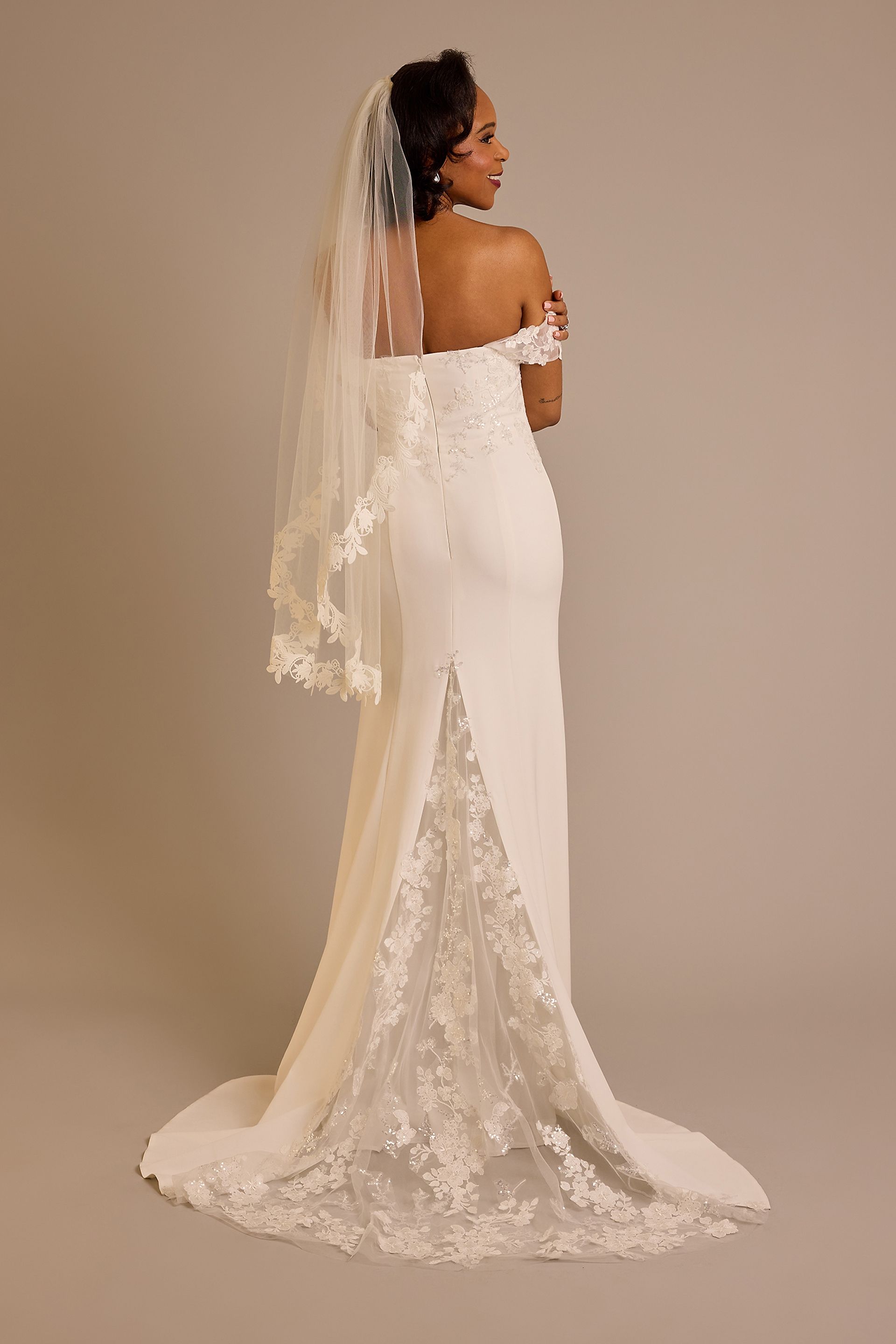 Floral Lace Trimmed Tulle Mid-Length Veil | David's Bridal