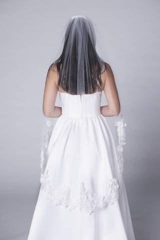 Picture of 3D Floral Mid-Length Veil