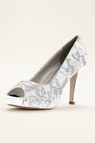 Picture of Winter Dyeable Metallic Lace Pump