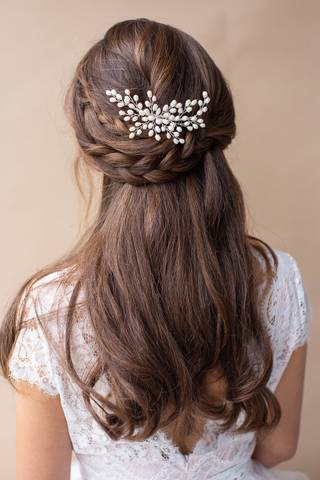 View Brides and Hairpins Osanne Freshwater Pearl Spray Hair Comb in all available color and sizes Picture of Osanne Freshwater Pearl Spray Hair Comb
