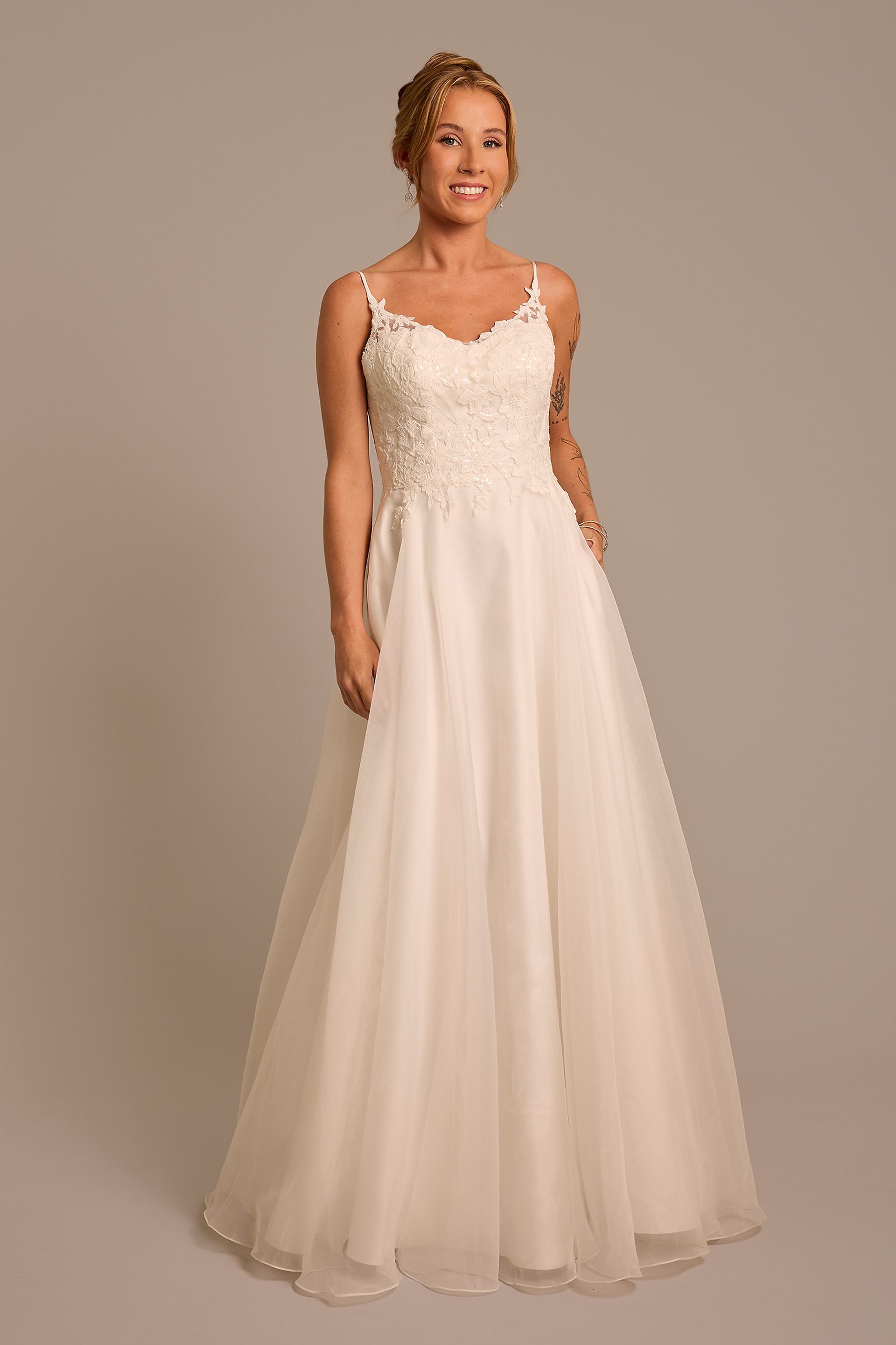 DB Studio Organza A-Line Wedding Dress With Lace Appliques in Soft White Size: 2 David's Bridal