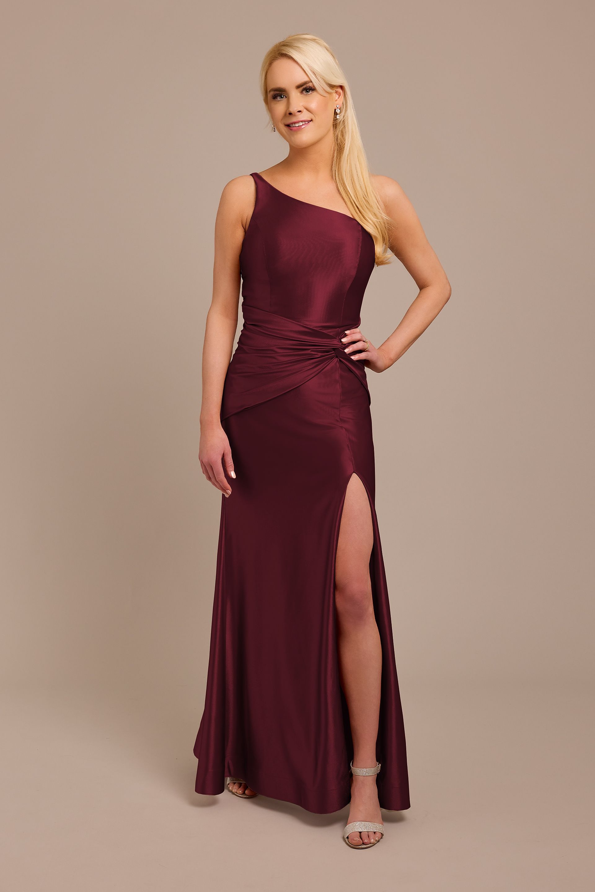 Set-GS290171-11649749-Wine.jpg