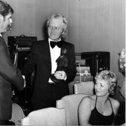 1977. Høiland mottar Siddisprisen.