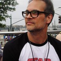Todd Stashwick foto TenTonParasol - Wikipedia