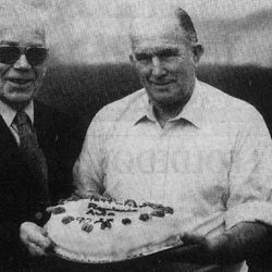 Harry Corneliussen sammen med trekkspiller Thor Aga foto Rogalands Avis/Lise Bjelland