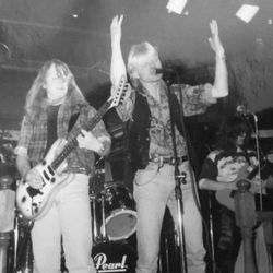 Charlies Junkfood Foto tilhører Steinar Hilland Bø Lagt ut med tillatelse Konsert på Victoria Cafe i Kristiansand november 1993.