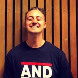 Anders Nilsen (26) fra Stavanger sin første sang på Youtube spres som ild i tørt gress, og på en uke har over 430.000 sett sangen hans «Salsa Tequila». FOTO: PRIVAT