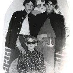 Kjell Gudmestad (gitar), Trond Gudmestad (slagverk) og Helge Torvund (bass)