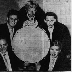 Tor Tangens orkester sammen med Jan Høiland foto Stavangeren