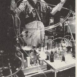 Ensemblet i Markus Trost og Drømmen om den grønne øya foto Kjetil Alsvik/Rogaland Teater