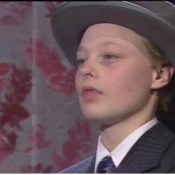 Joner fra Bugsy Malone Foto: Skjermdump Nrk