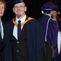 Viktor Nordberg sammen med Paul McCartney