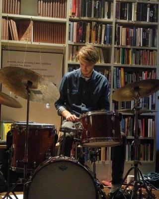 Ivar Myrset Asheim på Cappelens Forslag foto fra Myrset Asheims Pictame