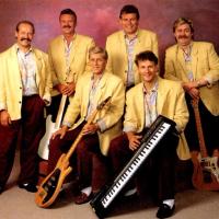 Nameless Five, etter gjenforeningen. Fra venstre Arild Bomark, Svein Gulbrandsen, Jan Karlsen, Hans Petter Hansen, Dag Øverland og Odd Kåre Ørke. Bildet tilhører Arild Bomark