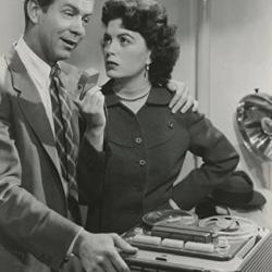 Faith Domergue og Gene Nelson in The Atomic Man (1955)