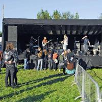Bandet "Nøkterne Morten" fekk æra av å opna Island of rock på Blikshavn.Men dei fekk ikkje gå på scenen før 3 timar etter planen.
