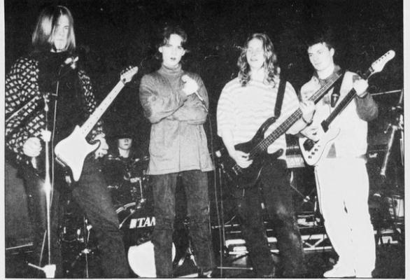 Uzi Suicide foto Strandbuen