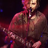 Navarone Garibaldi med Them Guns  ved The Blue Lagoon foto Adam Freidin