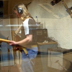 ..gitar var det...(Aril)