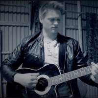 Mikal Holta foto hentet fra musikerens Facebookside
