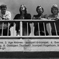 1972. TT i Bergen. Sindre Eide og Sky Sing-orkesteret spiller.