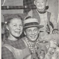 Stig Rostrup som Efarin Langstrømpe sammen med Anne May Svela og Åshild Helgevold foto Rogaland Teater